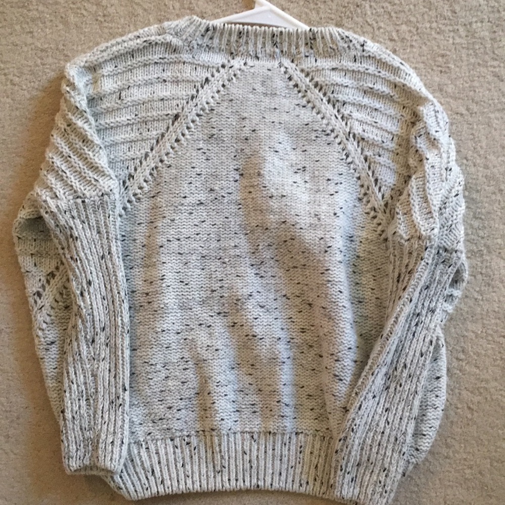 Sweater - Picture 4 of 4